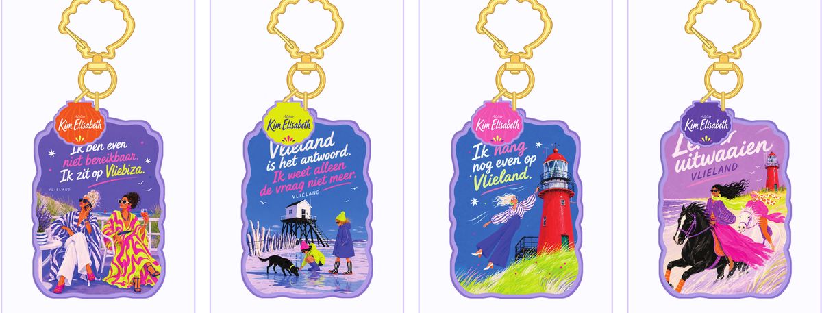 Vier tashangers van Vlieland in acryl met een gouden schelpsluiting